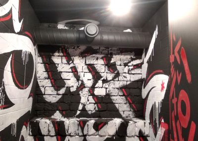 Роспись помещения в баре Punk Brew в Санкт-Петербурге